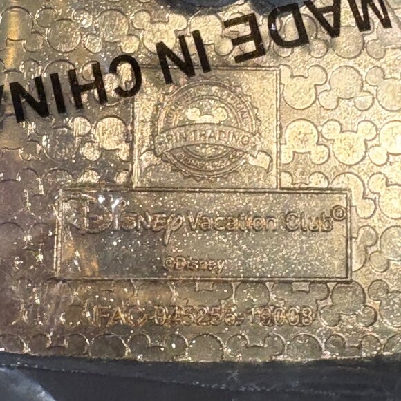 Disney Riviera Resort Vacation Club Pin Featuring Mickey & Minnie New - Picture 3 of 3